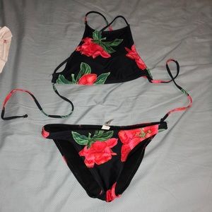 Cupshe Highneck Bikini
